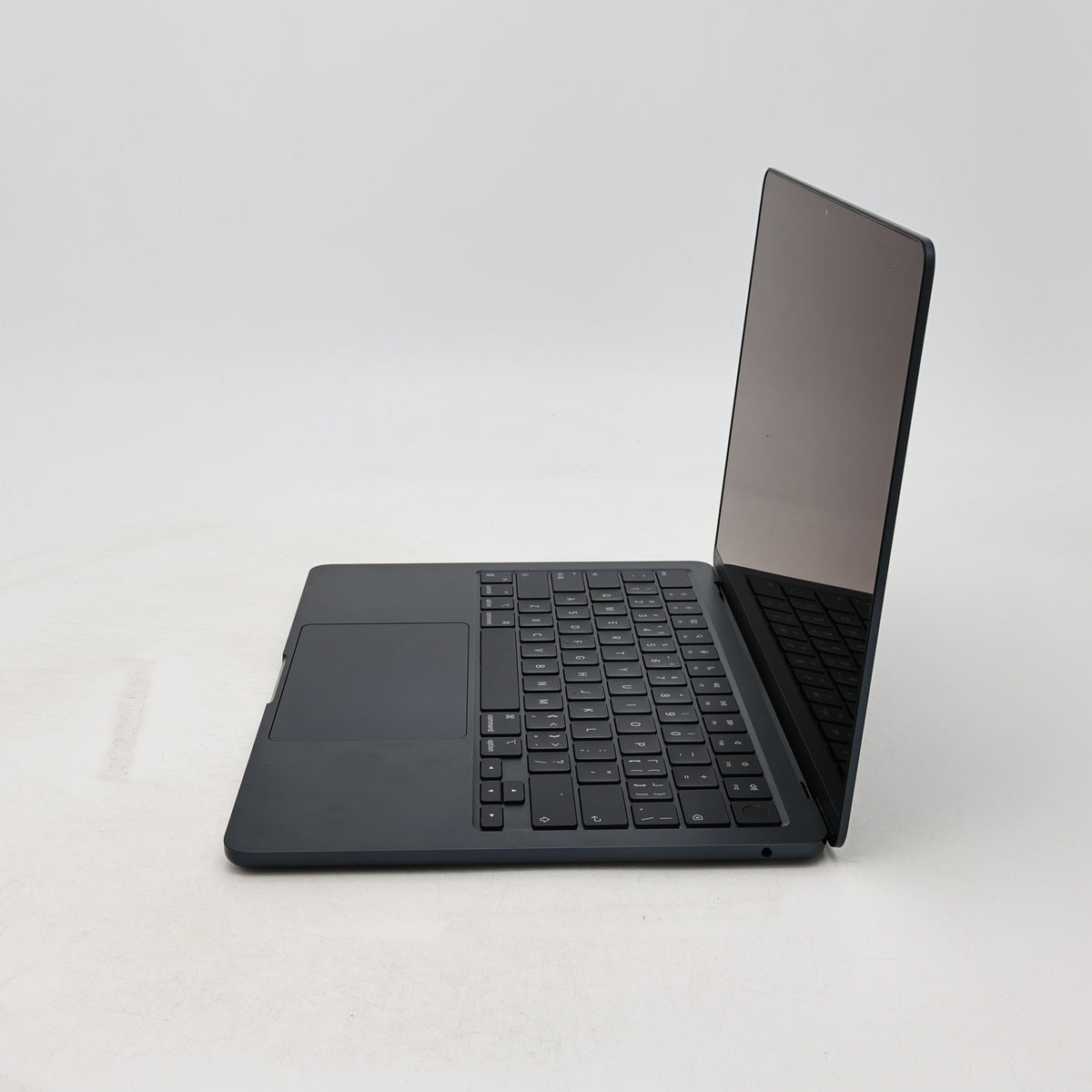 99新 Apple MacBook Air 22年 13寸 M2（8+8核） 8G RAM 256G SSD 午夜色