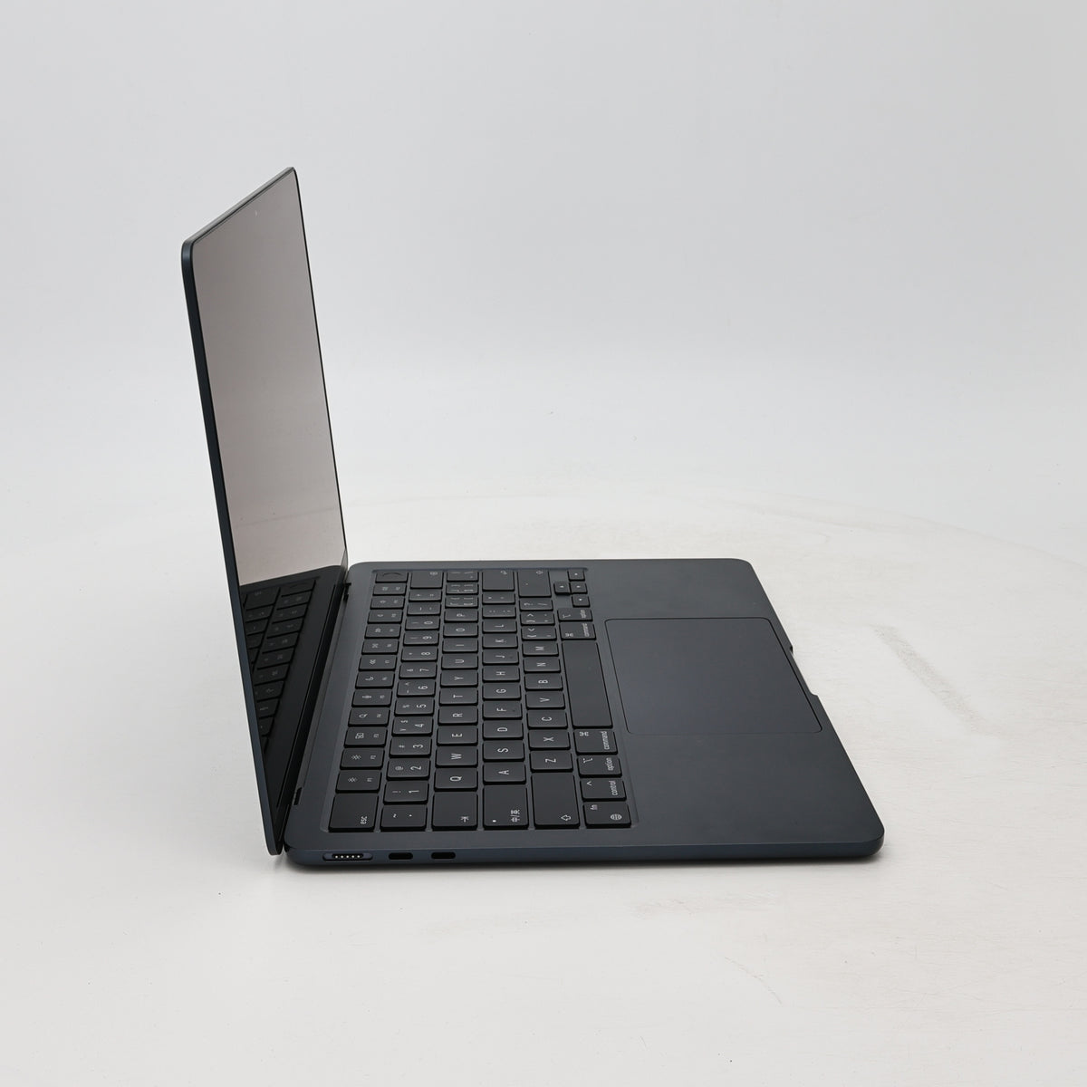 99新 Apple MacBook Air 22年 13寸 M2（8+8核） 8G RAM 256G SSD 午夜色