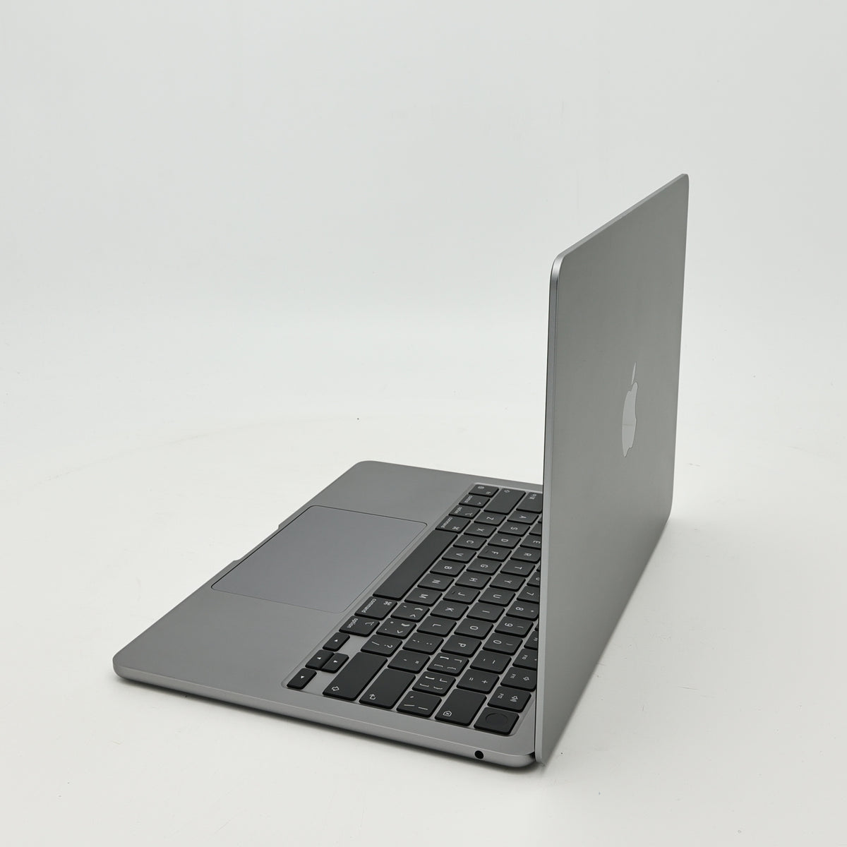 95新 Apple MacBook Air 22年 13寸 M2（8+8核） 8G RAM 256G SSD 深空灰色