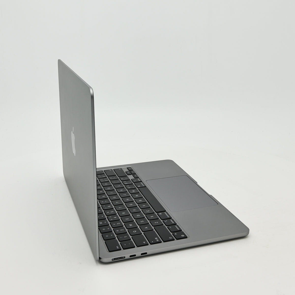 95新 Apple MacBook Air 22年 13寸 M2（8+8核） 8G RAM 256G SSD 深空灰色