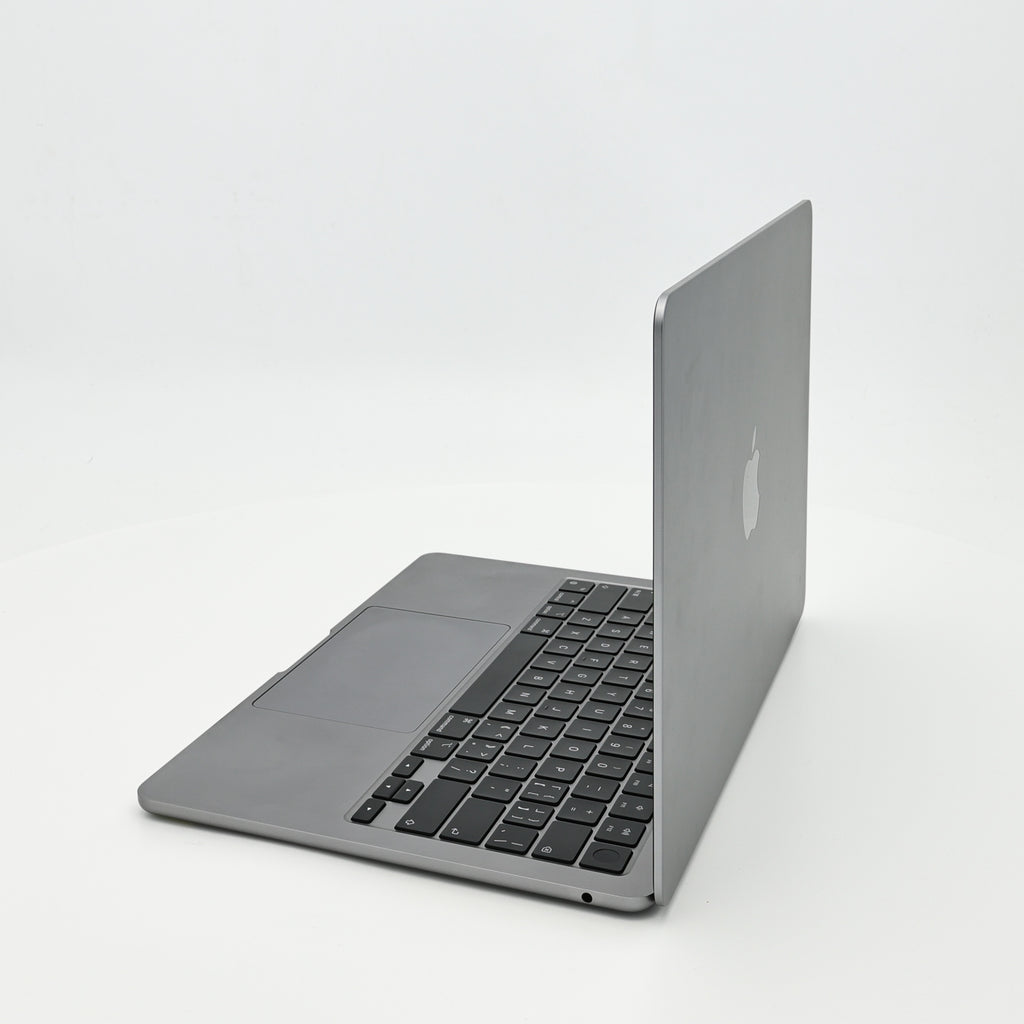 95新 Apple MacBook Air 22年 13寸 M2（8+8核） 16G RAM 256G SSD 深空灰色