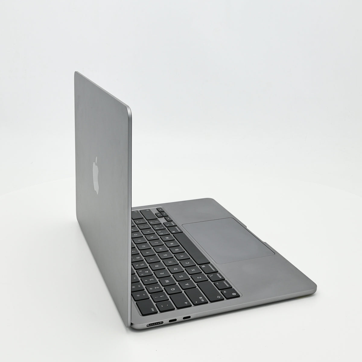 95新 Apple MacBook Air 22年 13寸 M2（8+8核） 16G RAM 256G SSD 深空灰色