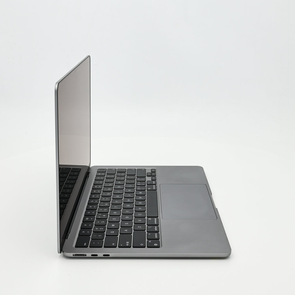 95新 Apple MacBook Air 22年 13寸 M2（8+8核） 16G RAM 256G SSD 深空灰色