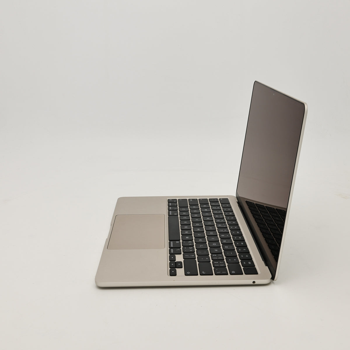 95新 Apple MacBook Air 22年 13寸 M2（8+8核） 8G RAM 256G SSD 星光色