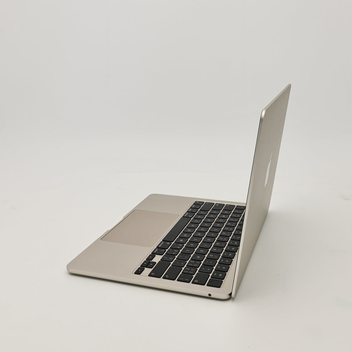 95新 Apple MacBook Air 22年 13寸 M2（8+8核） 8G RAM 256G SSD 星光色