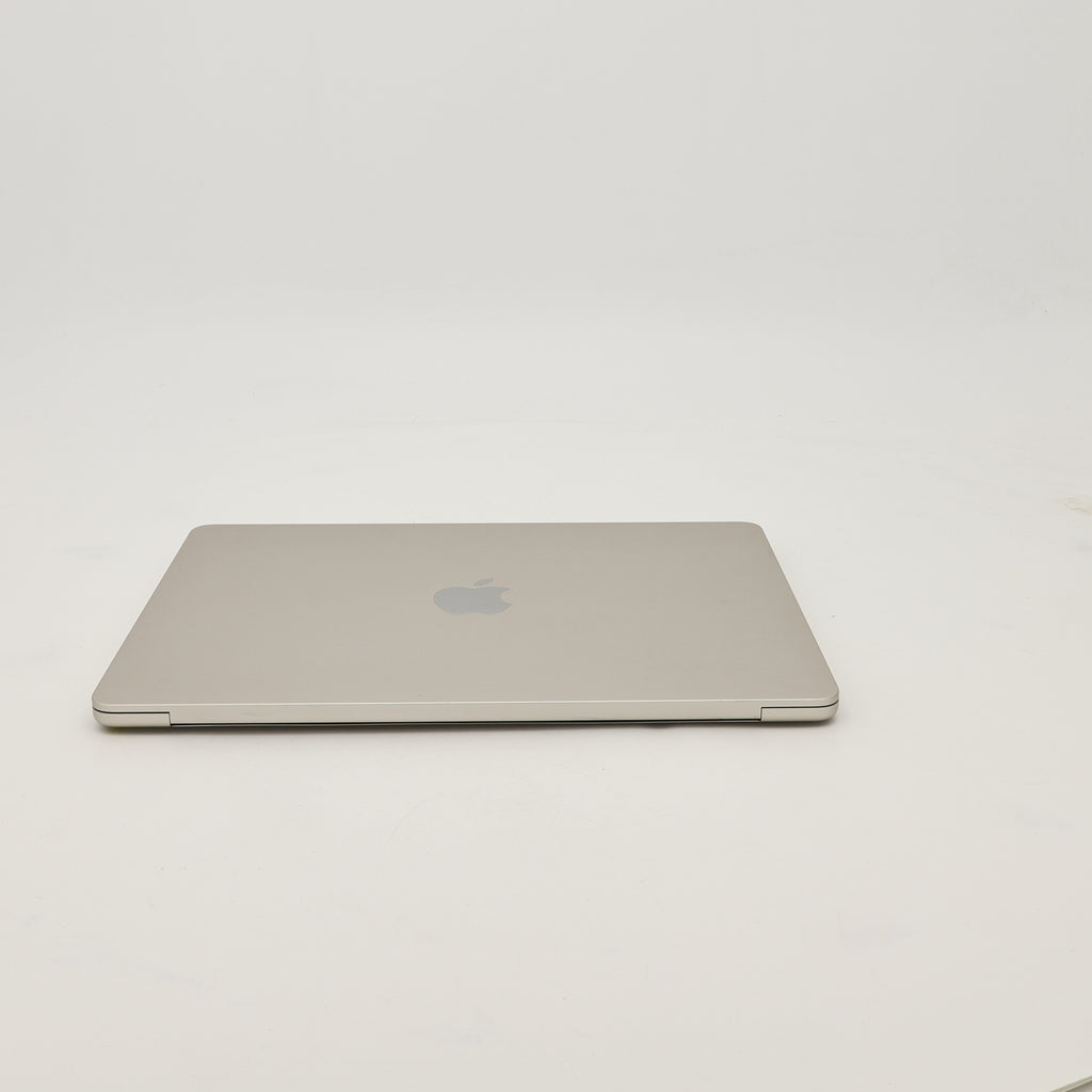 95新 Apple MacBook Air 22年 13寸 M2（8+8核） 8G RAM 256G SSD 星光色