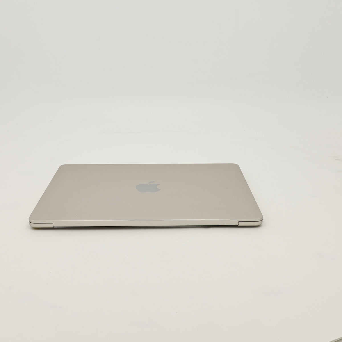 95新 Apple MacBook Air 22年 13寸 M2（8+8核） 8G RAM 256G SSD 星光色