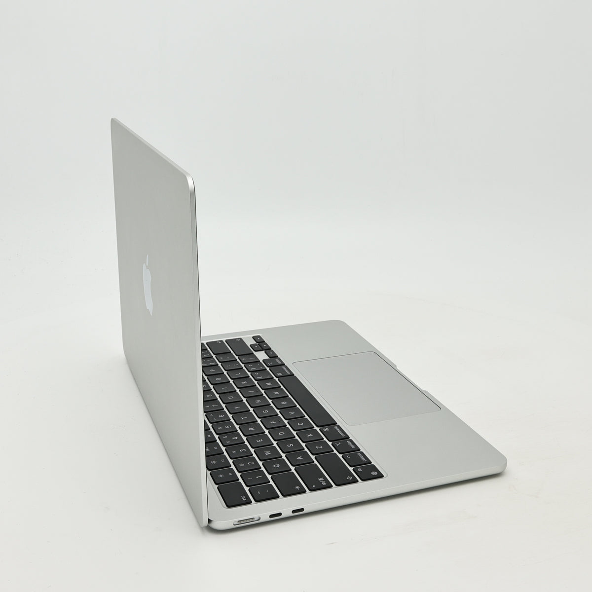 95新 Apple MacBook Air 22年 13寸 M2（8+8核） 8G RAM 256G SSD 銀色