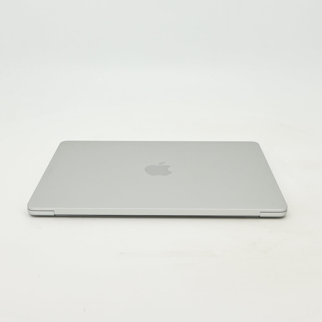 95新 Apple MacBook Air 22年 13寸 M2（8+8核） 8G RAM 256G SSD 銀色