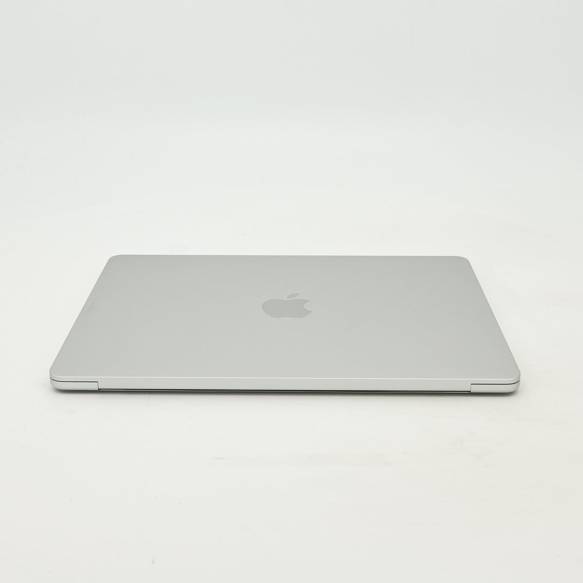 95新 Apple MacBook Air 22年 13寸 M2（8+8核） 8G RAM 256G SSD 銀色