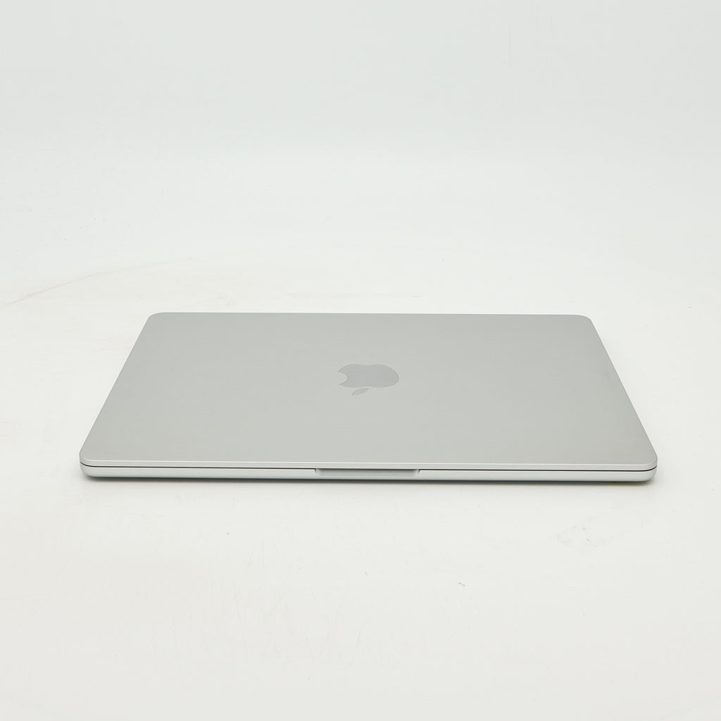 95新 Apple MacBook Air 22年 13寸 M2（8+8核） 8G RAM 256G SSD 銀色