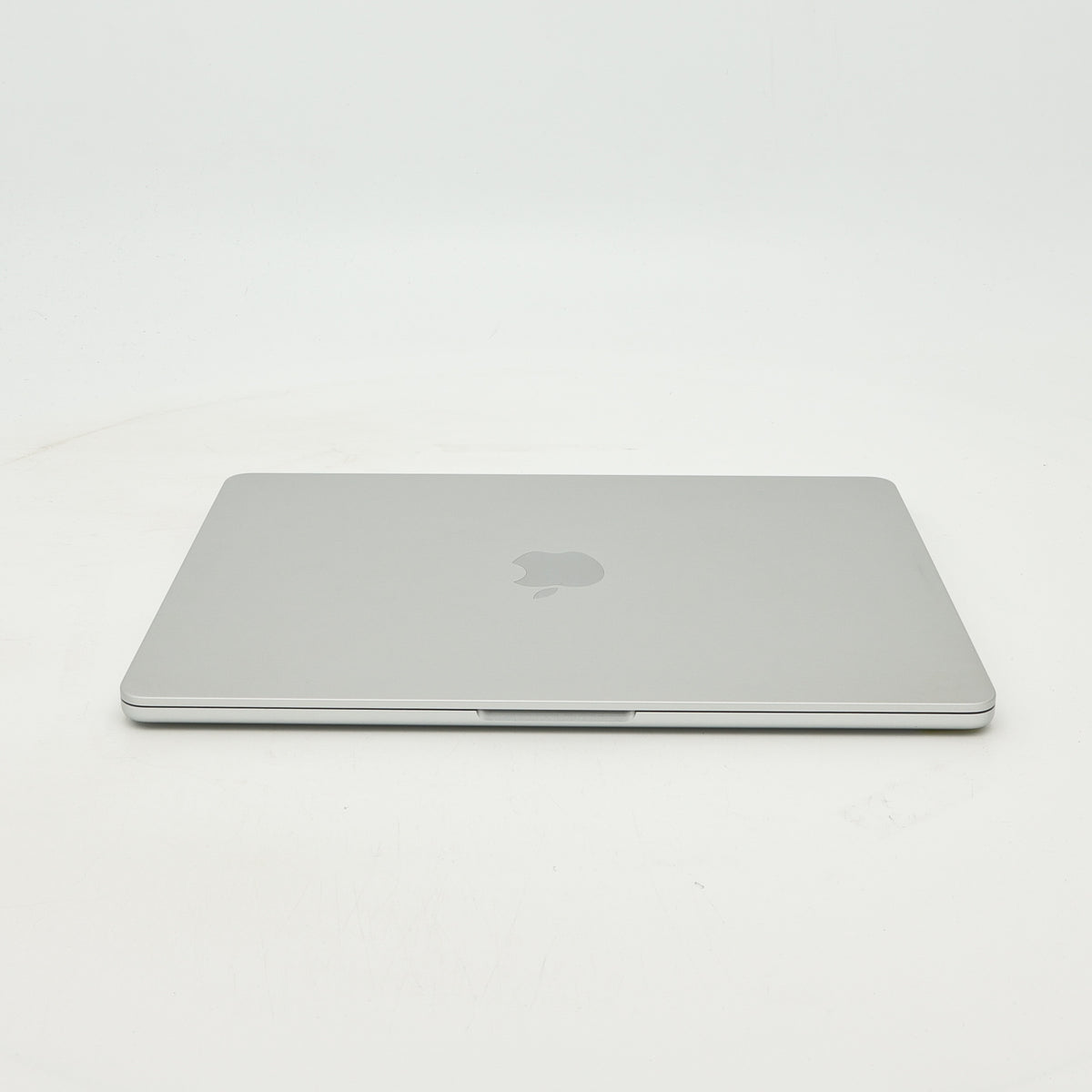 95新 Apple MacBook Air 22年 13寸 M2（8+8核） 8G RAM 256G SSD 銀色