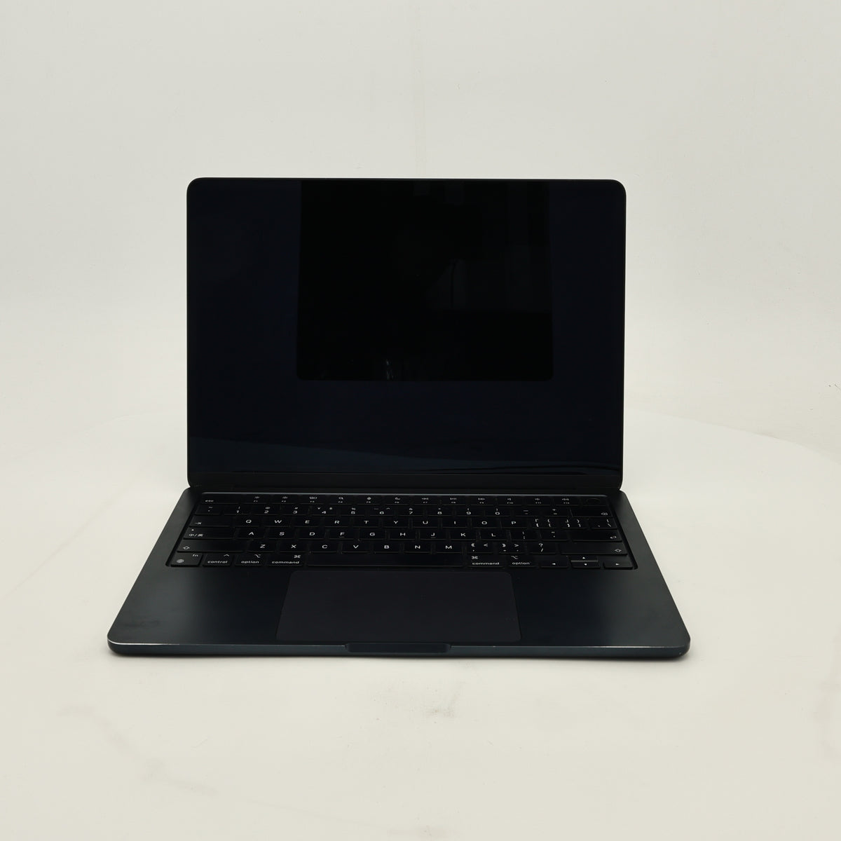 95新 Apple MacBook Air 22年 13寸 M2（8+8核） 8G RAM 512G SSD 午夜色