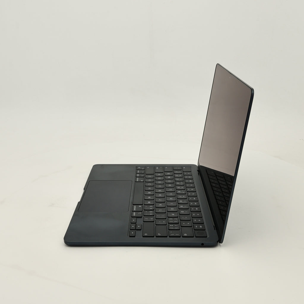 95新 Apple MacBook Air 22年 13寸 M2（8+8核） 8G RAM 512G SSD 午夜色