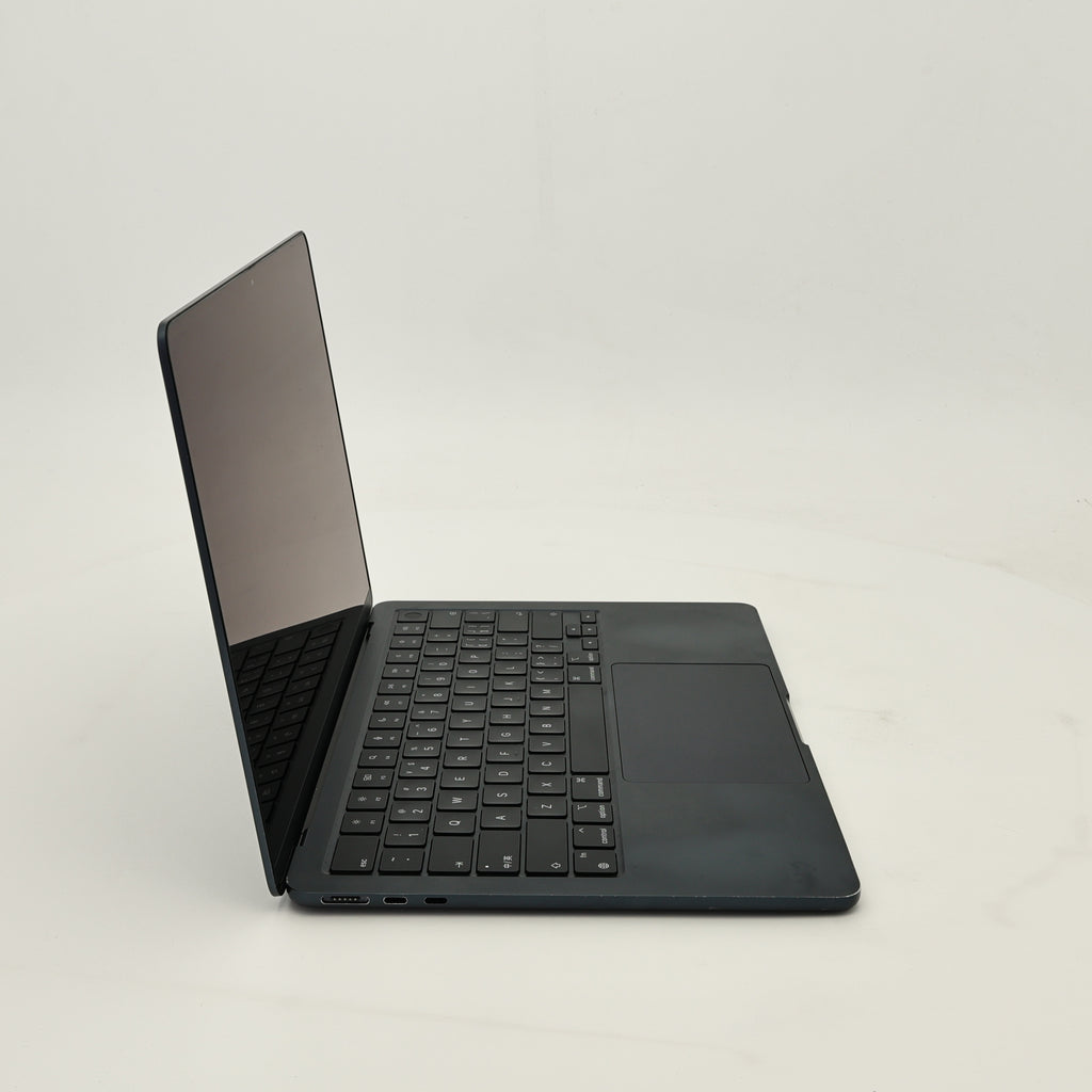 95新 Apple MacBook Air 22年 13寸 M2（8+8核） 8G RAM 512G SSD 午夜色