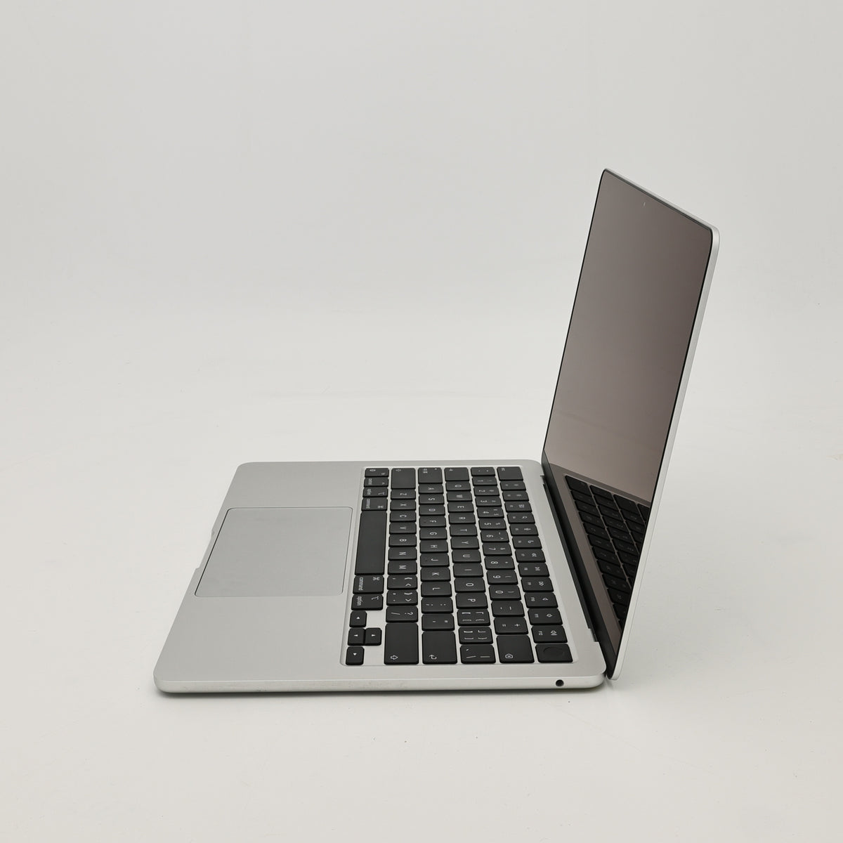 99新 Apple MacBook Air 22年 13寸 M2（8+8核） 8G RAM 256G SSD 銀色