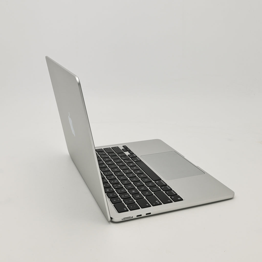 99新 Apple MacBook Air 22年 13寸 M2（8+8核） 8G RAM 256G SSD 銀色