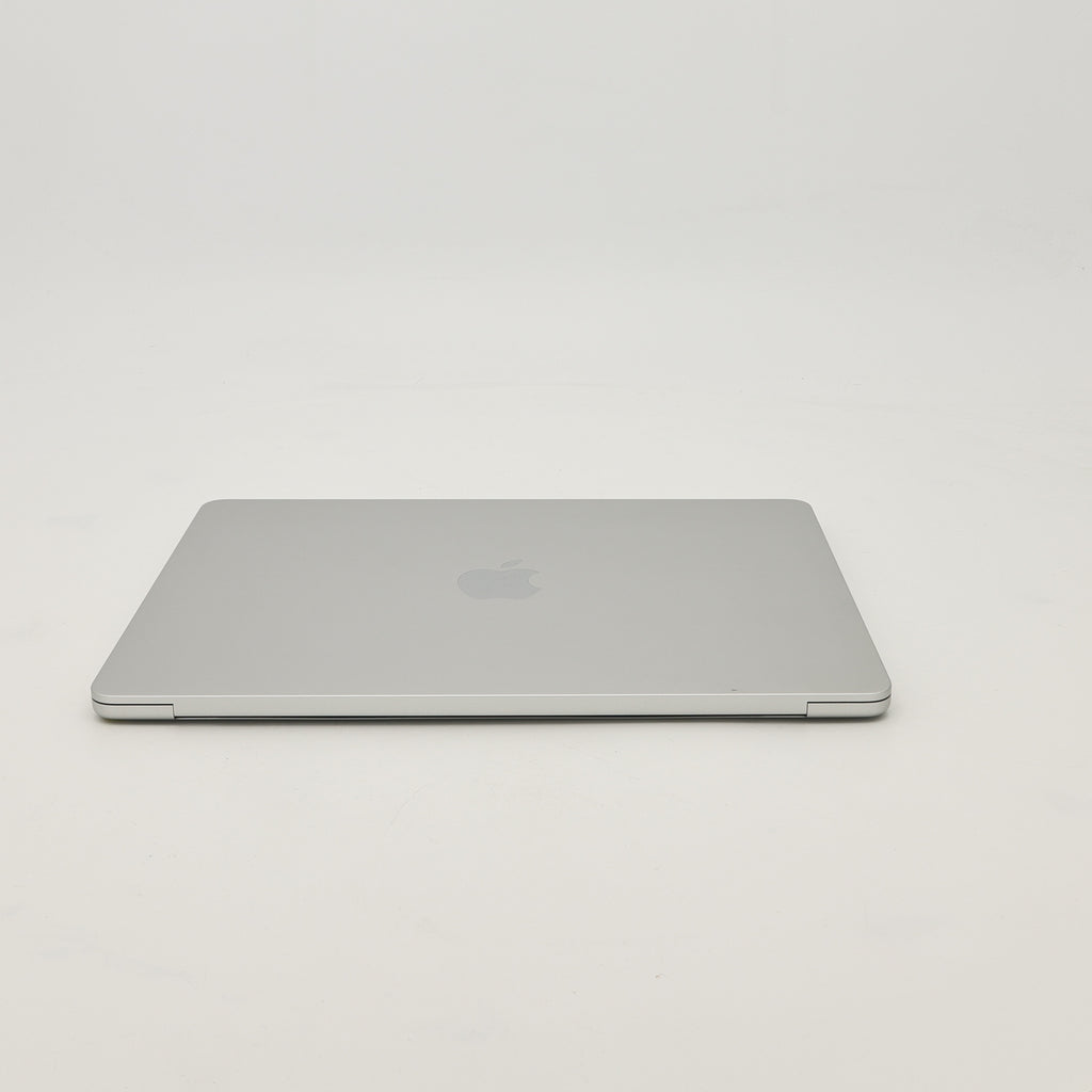 99新 Apple MacBook Air 22年 13寸 M2（8+8核） 8G RAM 256G SSD 銀色