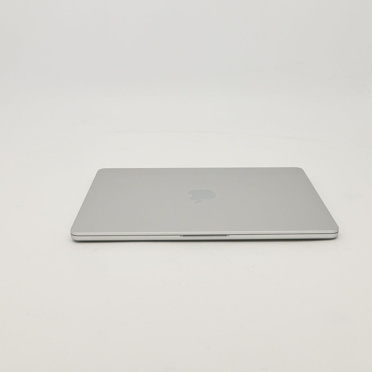 99新 Apple MacBook Air 22年 13寸 M2（8+8核） 8G RAM 256G SSD 銀色