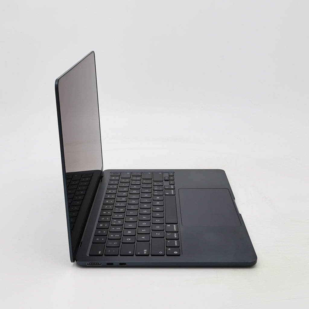 95新 Apple MacBook Air 22年 13寸 M2（8+8核） 8G RAM 256G SSD 午夜色