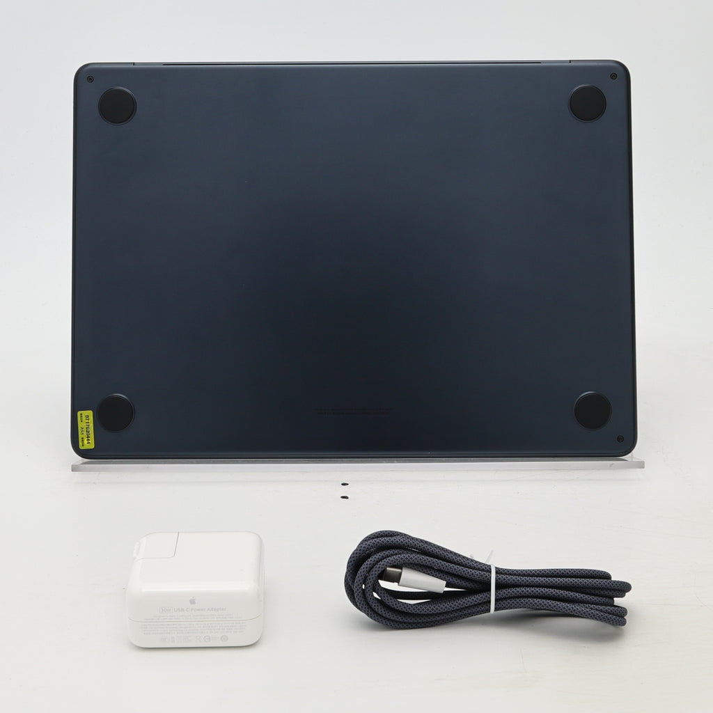 95新 Apple MacBook Air 22年 13寸 M2（8+8核） 8G RAM 256G SSD 午夜色