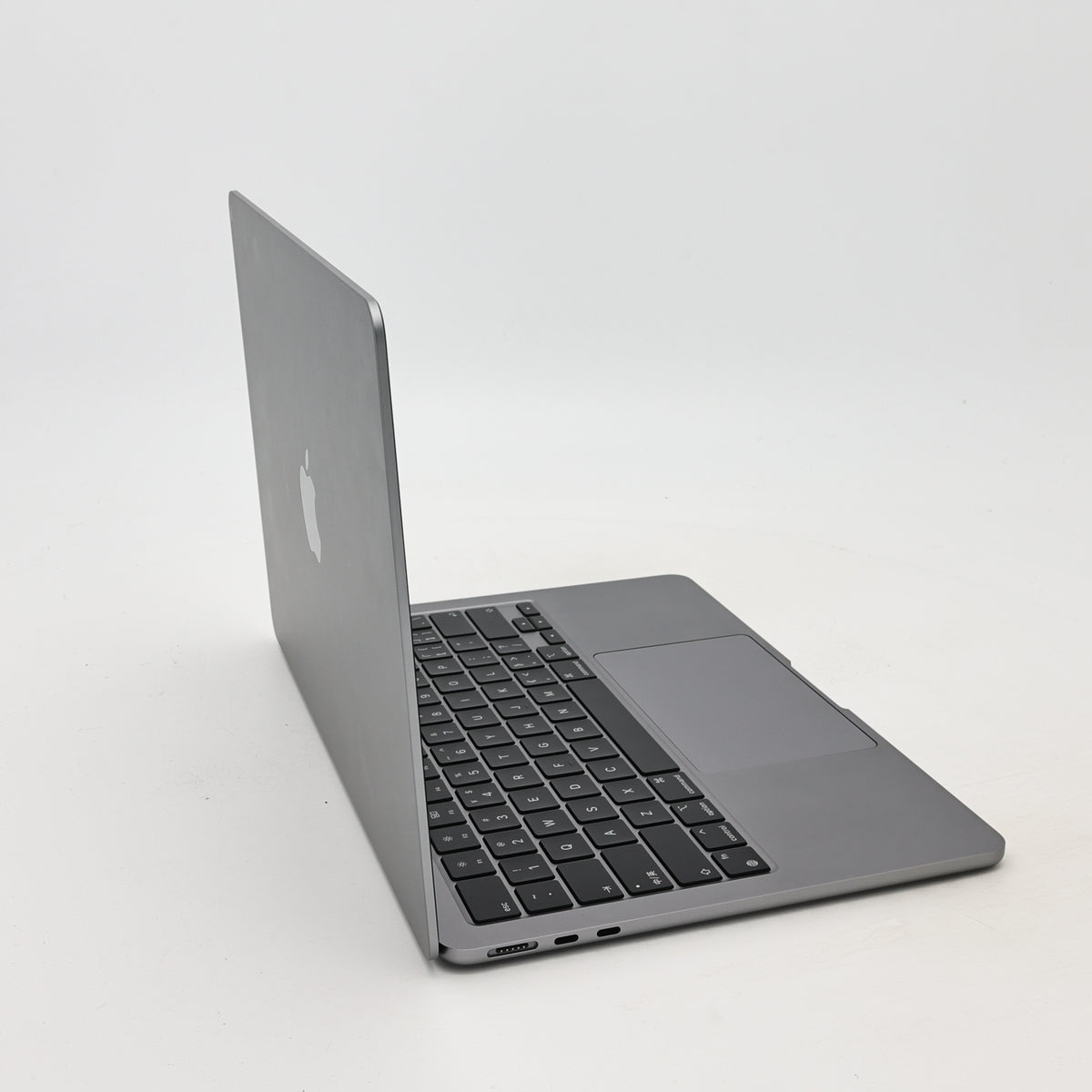 95新 Apple MacBook Air 22年 13寸 M2（8+8核） 8G RAM 256G SSD 深空灰色