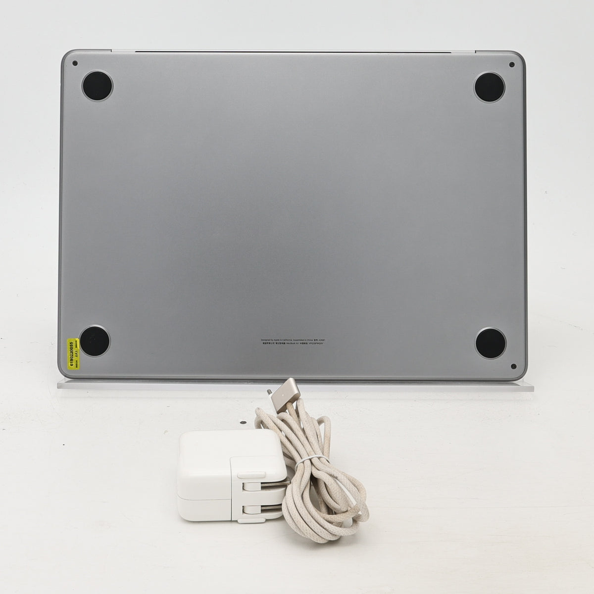 95新 Apple MacBook Air 22年 13寸 M2（8+8核） 8G RAM 256G SSD 深空灰色