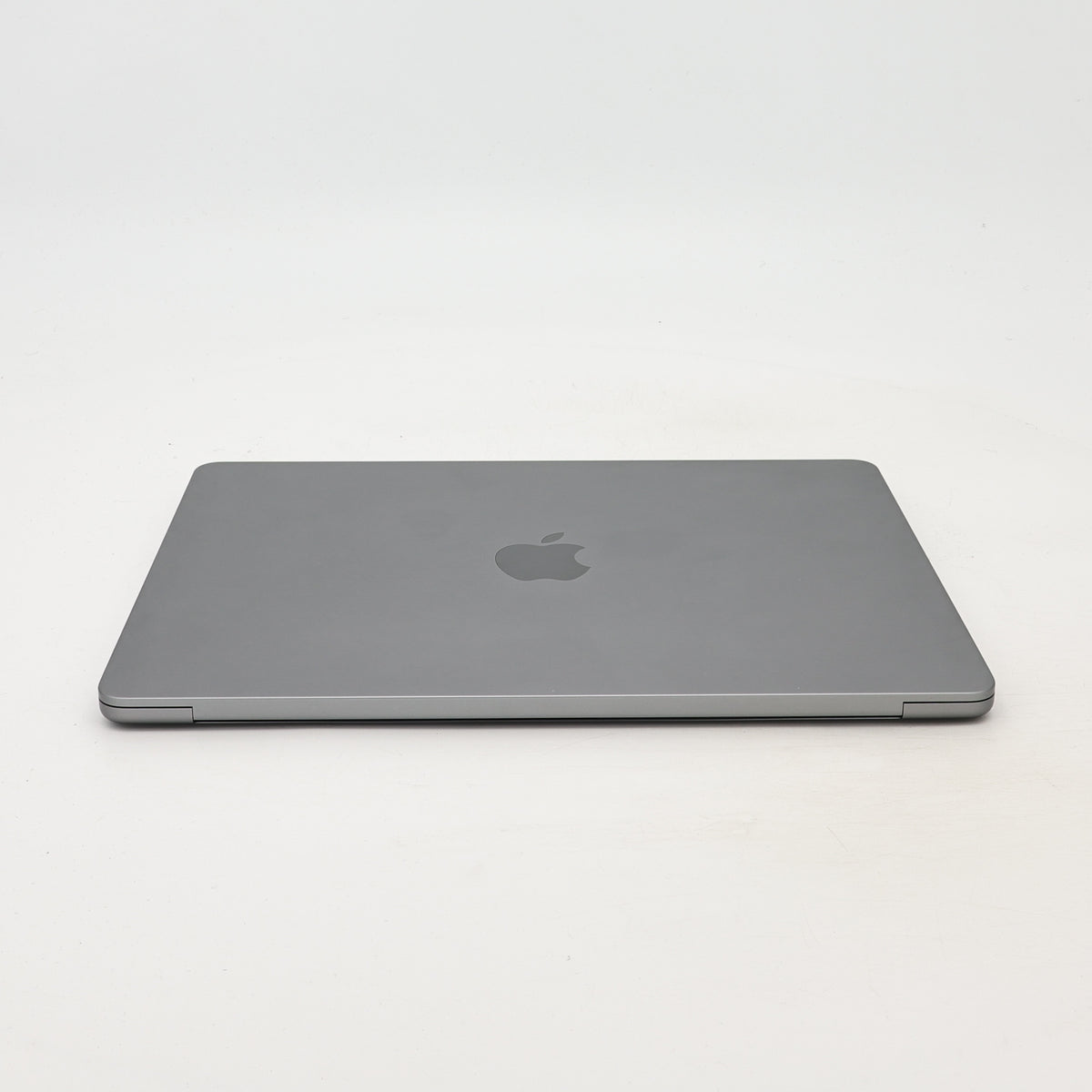 95新 Apple MacBook Air 22年 13寸 M2（8+8核） 8G RAM 256G SSD 深空灰色