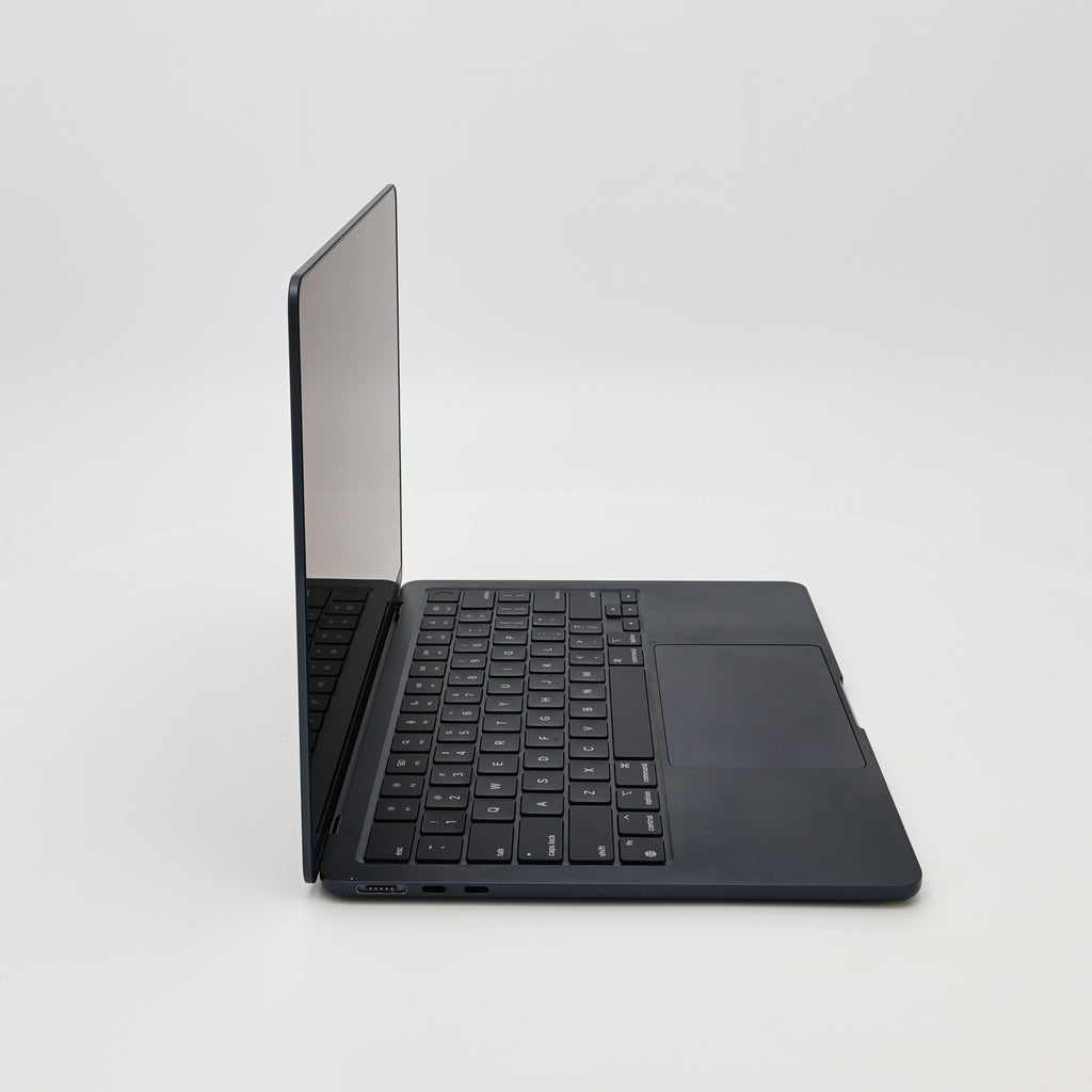 95新 Apple MacBook Air 22年 13寸 M2（8+8核） 8G RAM 256G SSD 午夜色