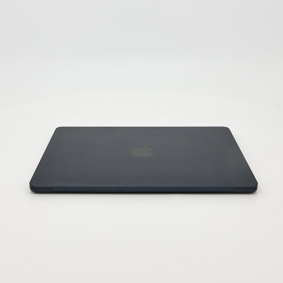 95新 Apple MacBook Air 22年 13寸 M2（8+8核） 8G RAM 256G SSD 午夜色