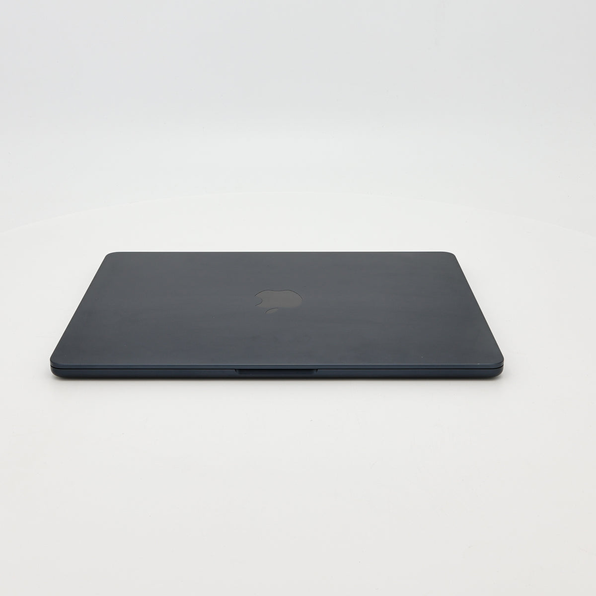 95新 Apple MacBook Air 22年 13寸 M2（8+8核） 8G RAM 256G SSD 午夜色