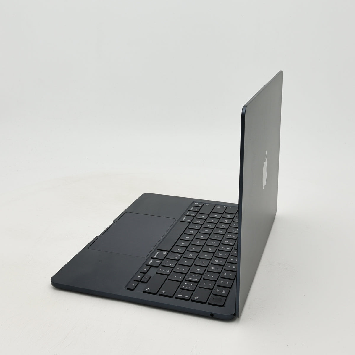 95新 Apple MacBook Air 22年 13寸 M2（8+8核） 8G RAM 256G SSD 午夜色