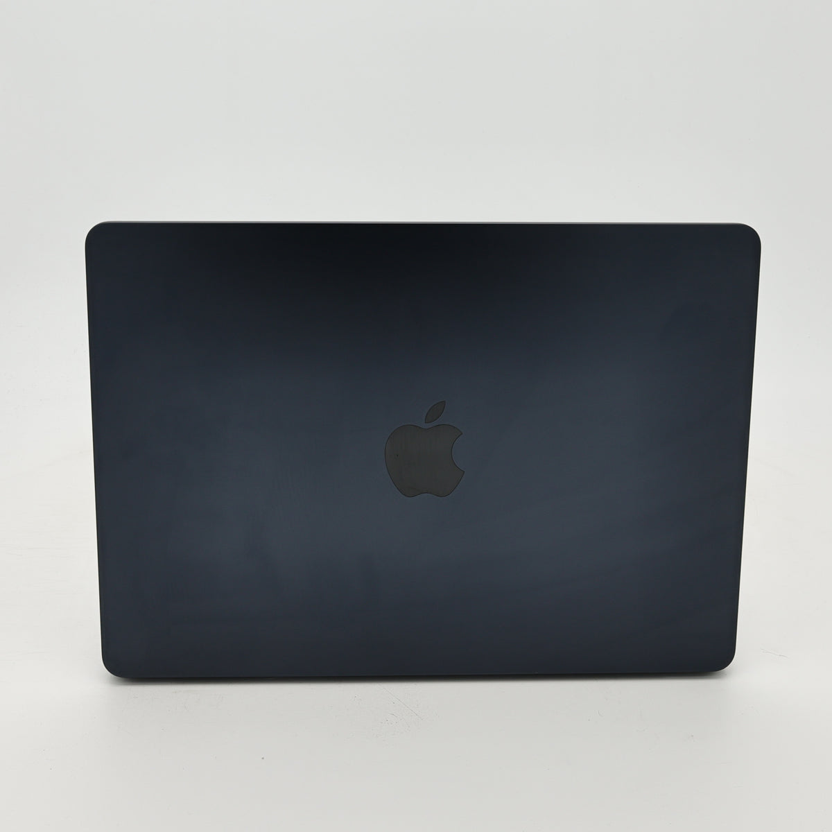 95新 Apple MacBook Air 22年 13寸 M2（8+8核） 8G RAM 256G SSD 午夜色