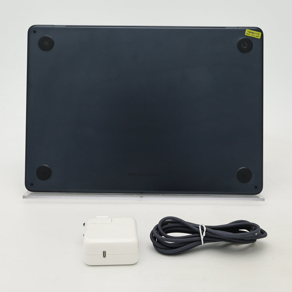 95新 Apple MacBook Air 22年 13寸 M2（8+8核） 8G RAM 256G SSD 午夜色