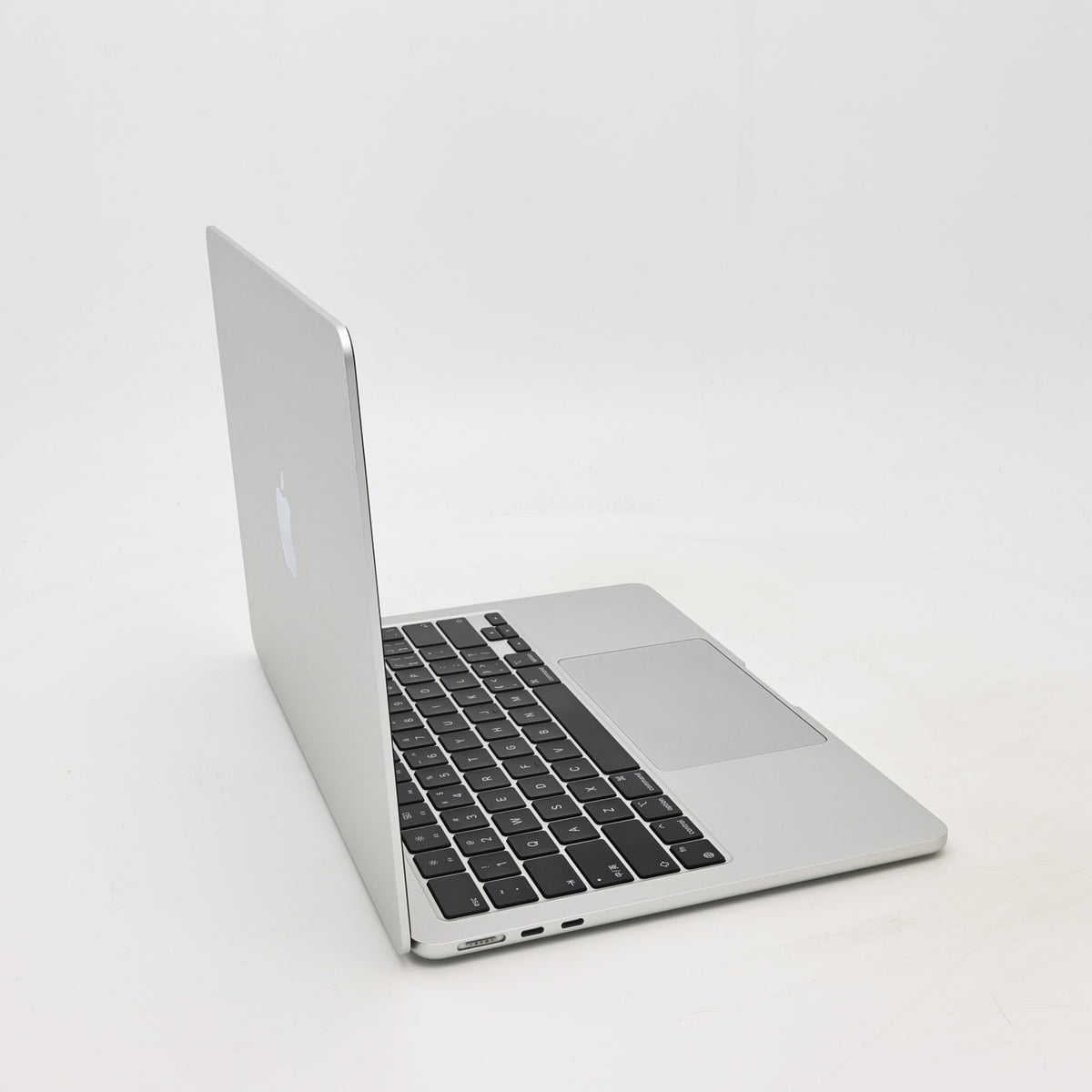 95新 Apple MacBook Air 24年 13寸 M3（8+8核） 8G RAM 256G SSD 銀色