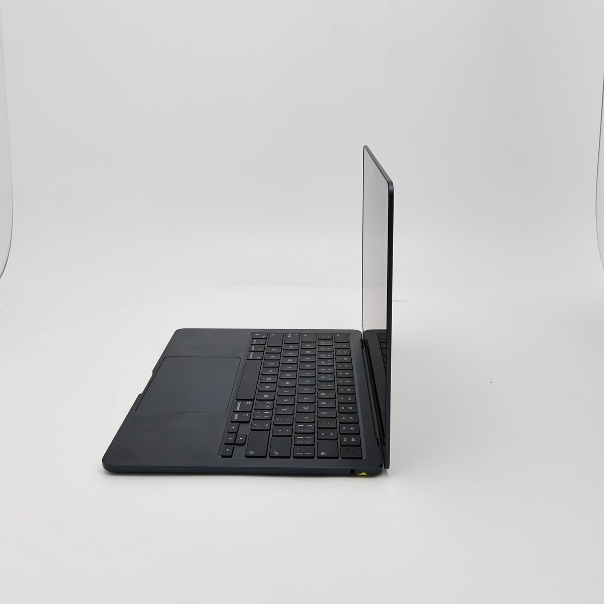 95新 Apple MacBook Air 22年 13寸 M2（8+8核） 8G RAM 256G SSD 午夜色
