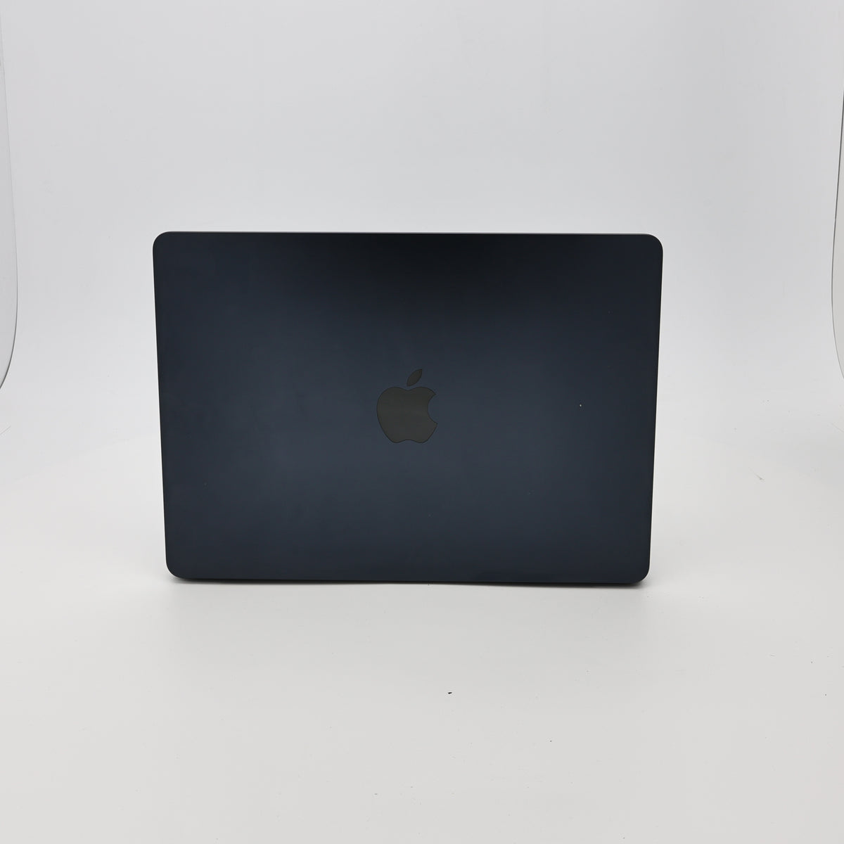 95新 Apple MacBook Air 22年 13寸 M2（8+8核） 8G RAM 256G SSD 午夜色