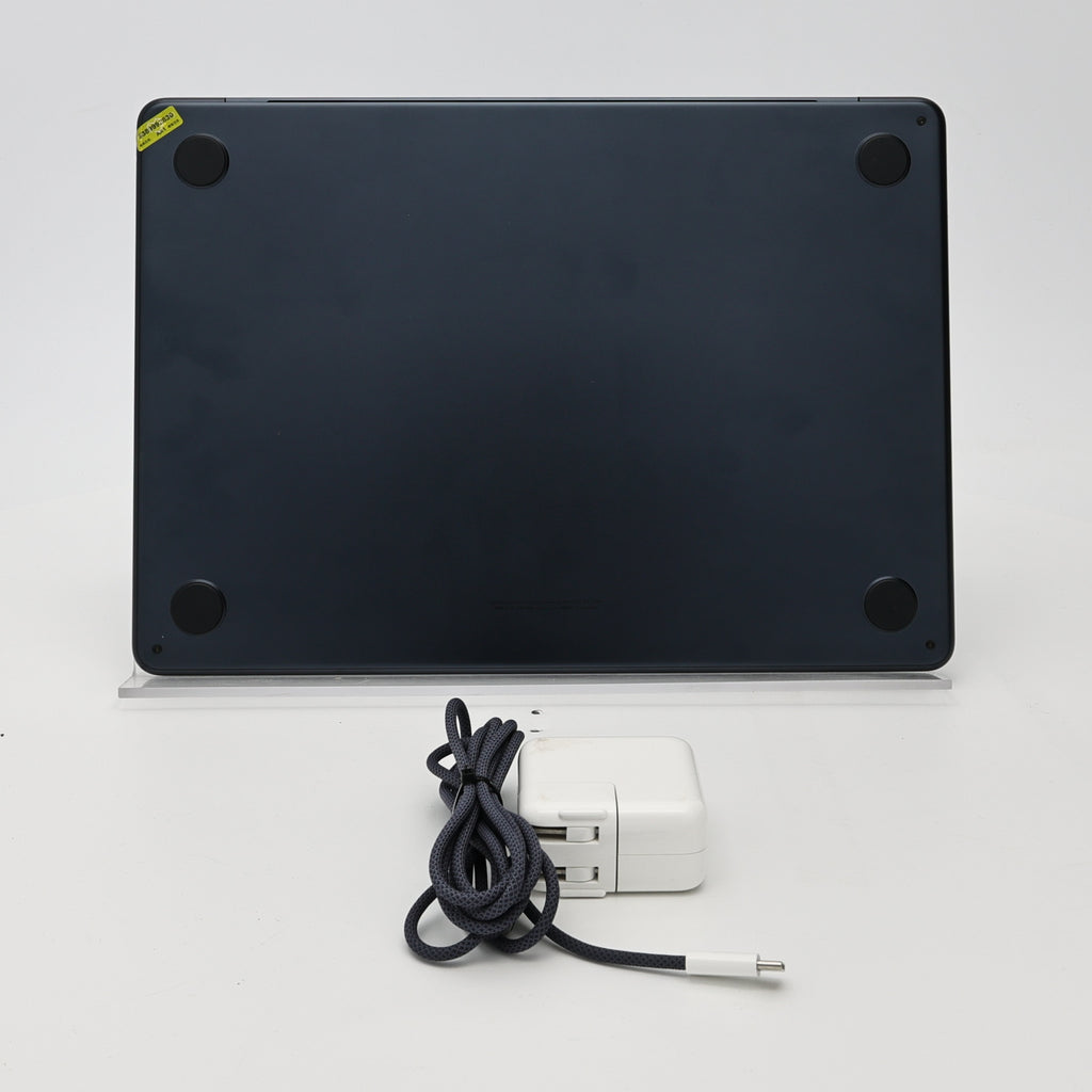 95新 Apple MacBook Air 22年 13寸 M2（8+8核） 8G RAM 256G SSD 午夜色
