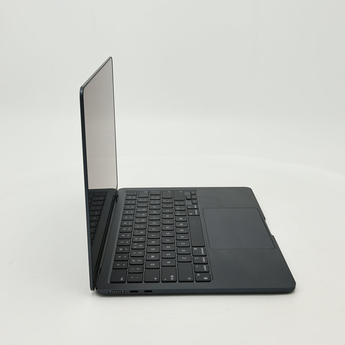 95新 Apple MacBook Air 22年 13寸 M2（8+8核） 16G RAM 256G SSD 午夜色