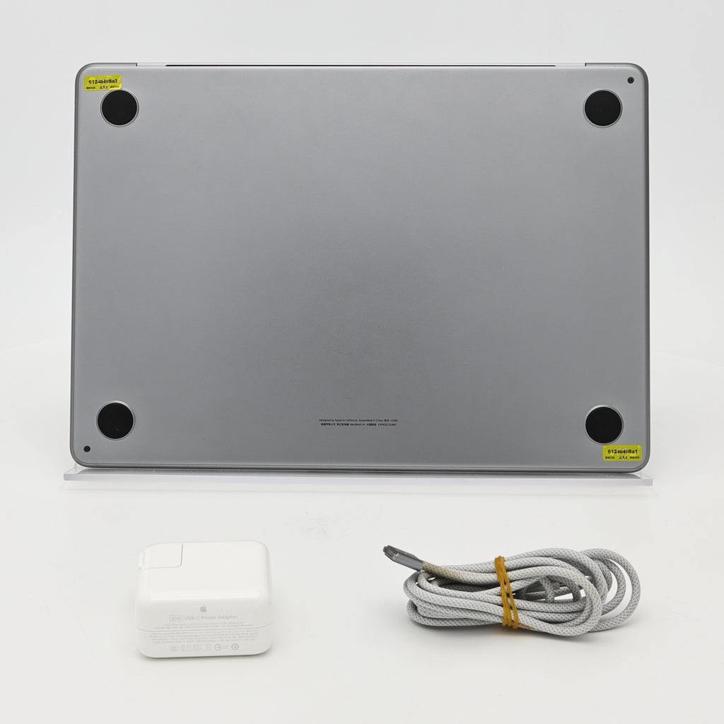 99新 Apple MacBook Air 22年 13寸 M2（8+8核） 8G RAM 256G SSD 深空灰色