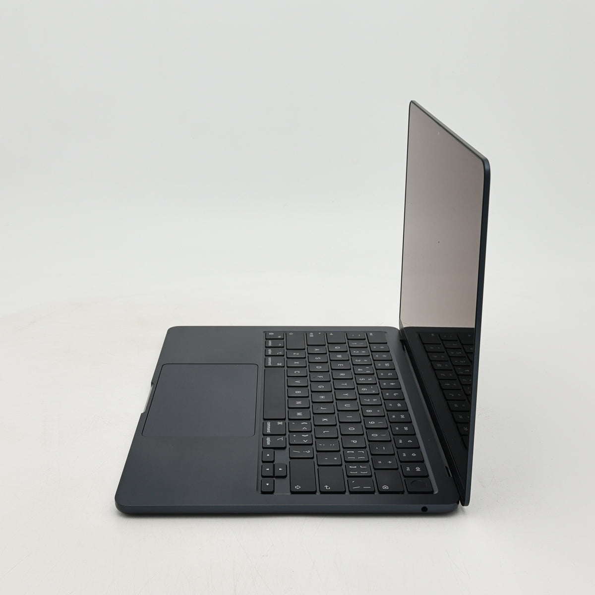95新 Apple MacBook Air 22年 13寸 M2（8+8核） 16G RAM 256G SSD 午夜色