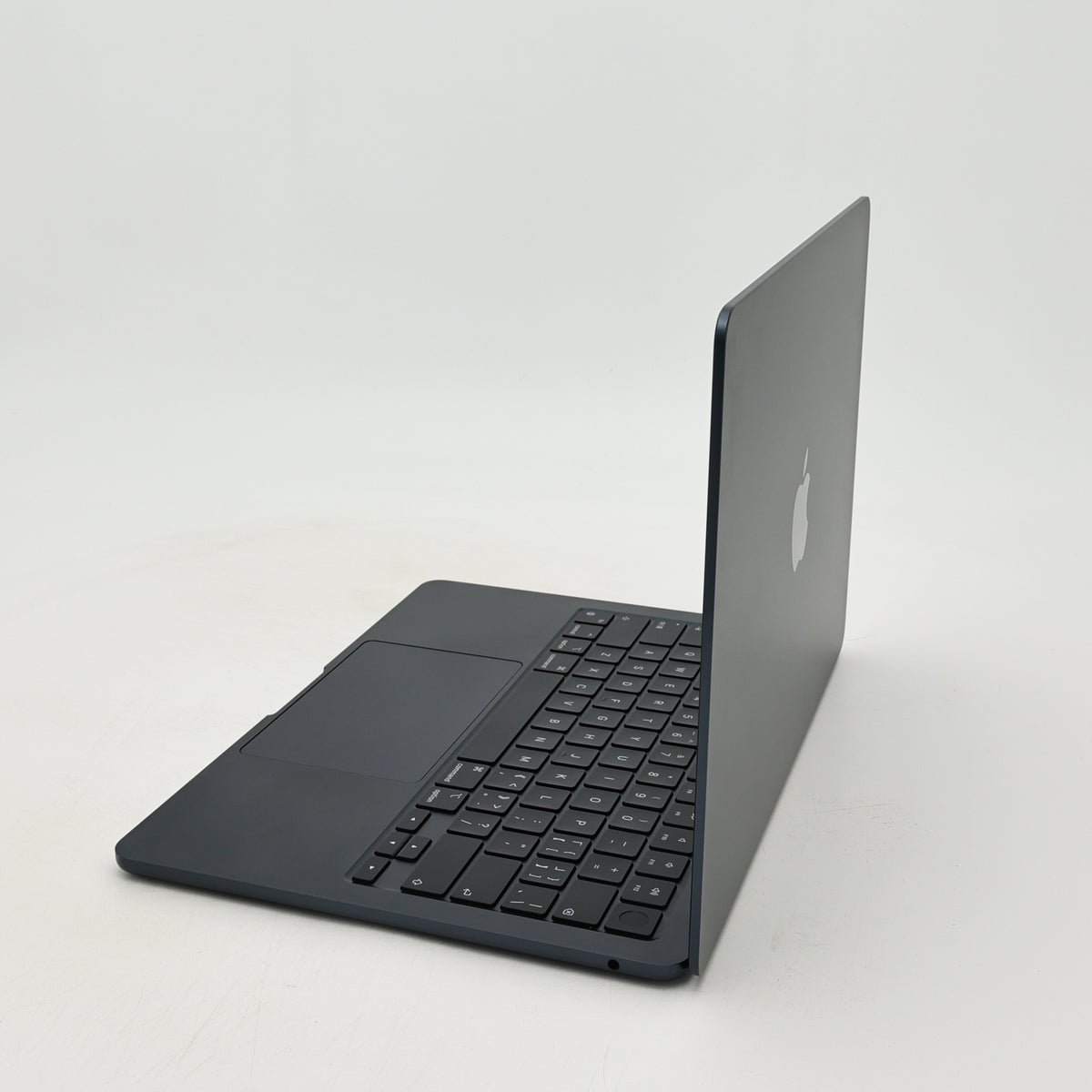 95新 Apple MacBook Air 22年 13寸 M2（8+8核） 16G RAM 256G SSD 午夜色