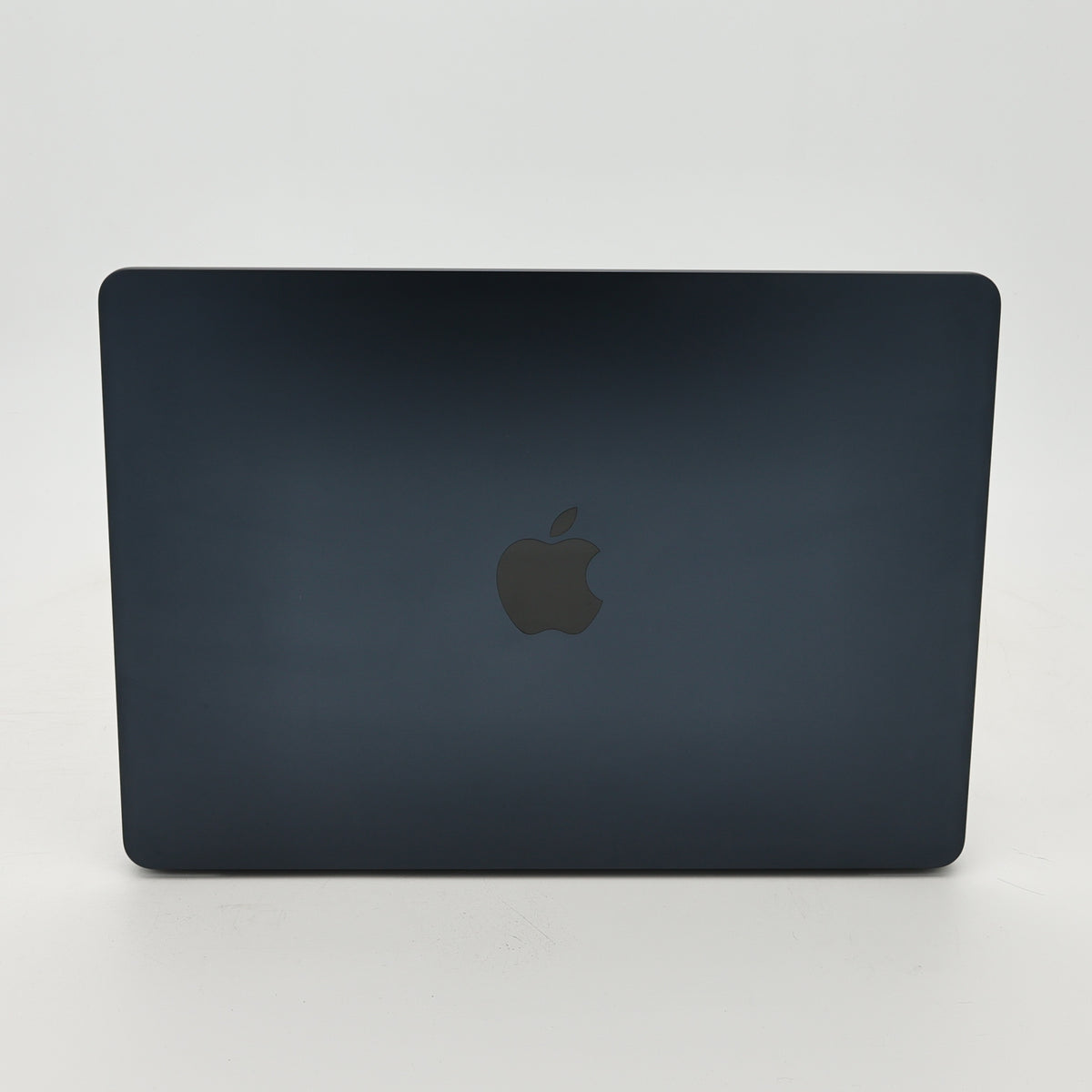95新 Apple MacBook Air 22年 13寸 M2（8+8核） 16G RAM 256G SSD 午夜色