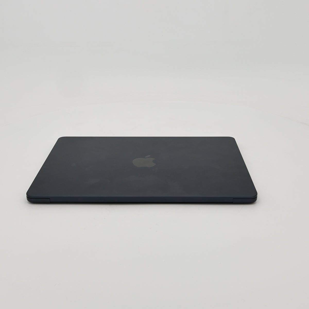 95新 Apple MacBook Air 22年 13寸 M2（8+8核） 8G RAM 256G SSD 午夜色