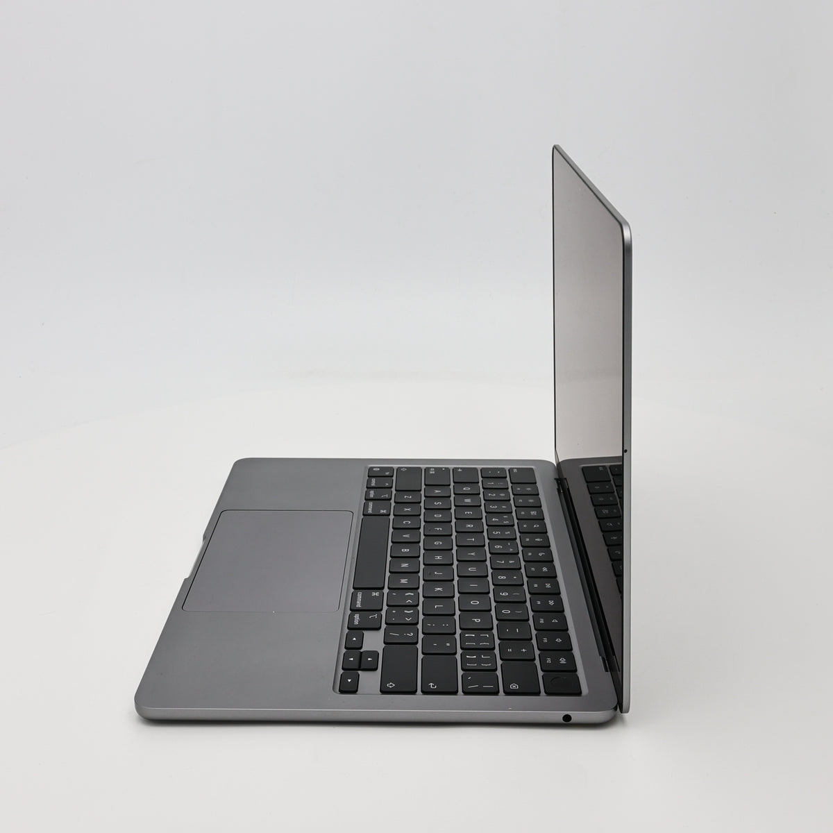 99新 Apple MacBook Air 22年 13寸 M2（8+8核） 8G RAM 256G SSD 深空灰色