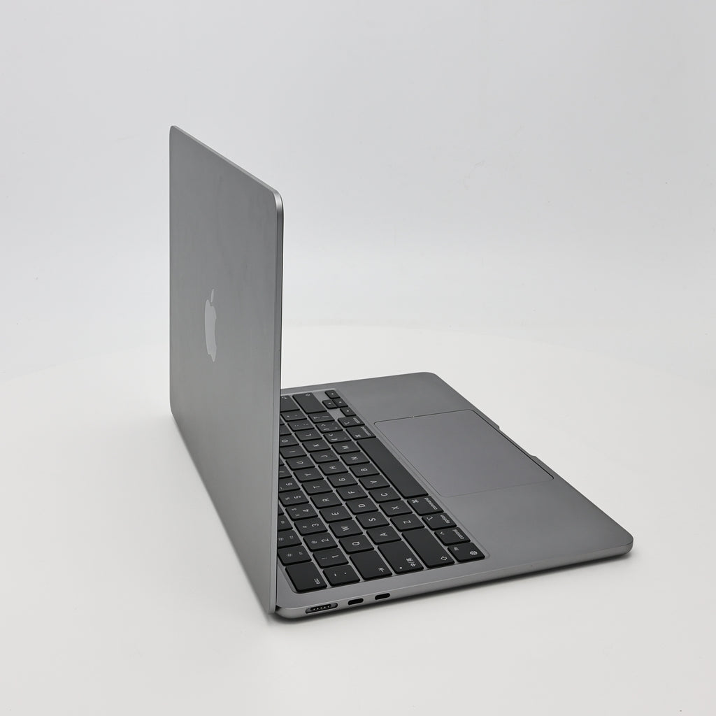 99新 Apple MacBook Air 22年 13寸 M2（8+8核） 8G RAM 256G SSD 深空灰色