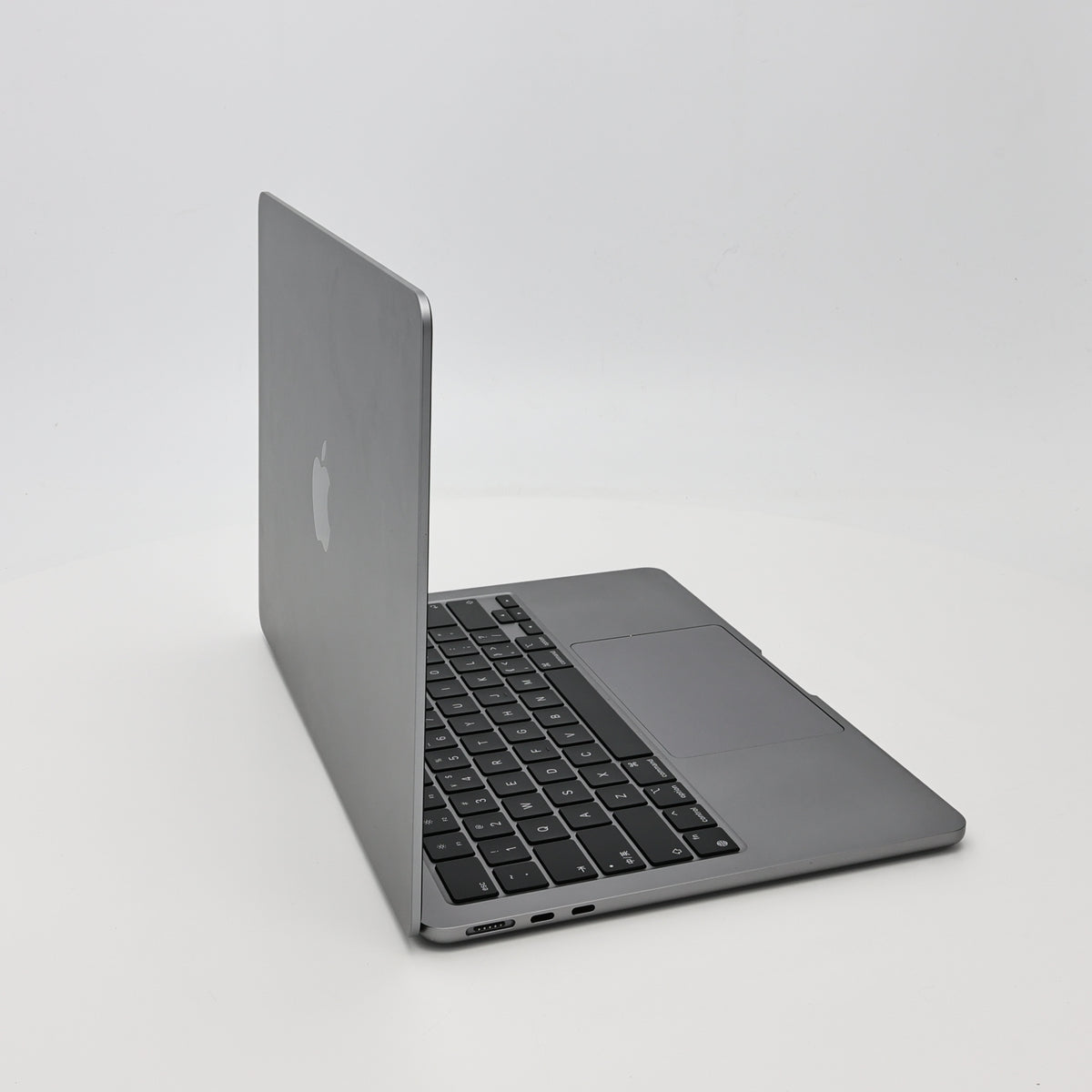 99新 Apple MacBook Air 22年 13寸 M2（8+8核） 8G RAM 256G SSD 深空灰色