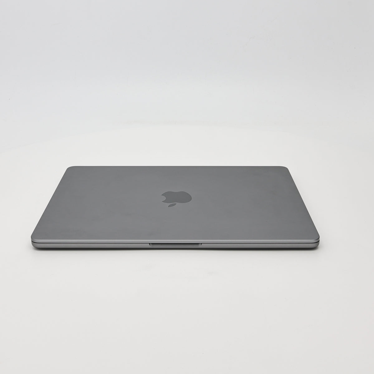 99新 Apple MacBook Air 22年 13寸 M2（8+8核） 8G RAM 256G SSD 深空灰色
