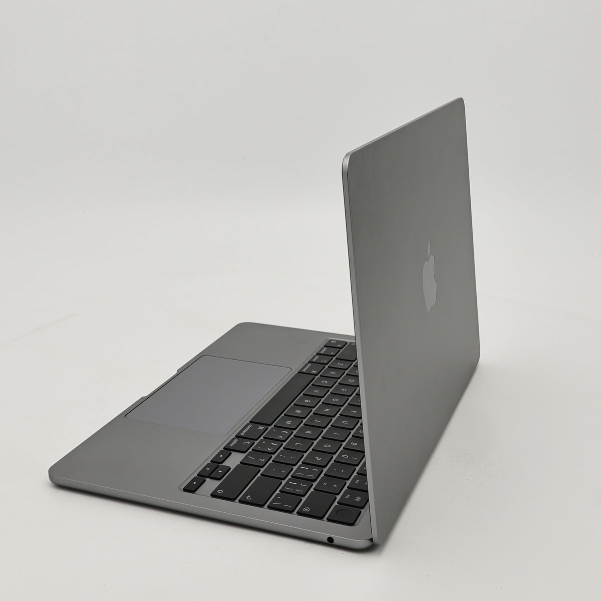 95新 Apple MacBook Air 22年 13寸 M2（8+10核） 8G RAM 512G SSD 深空灰色