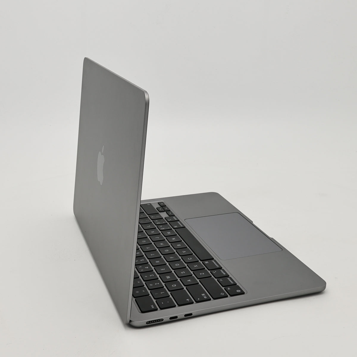 95新 Apple MacBook Air 22年 13寸 M2（8+10核） 8G RAM 512G SSD 深空灰色